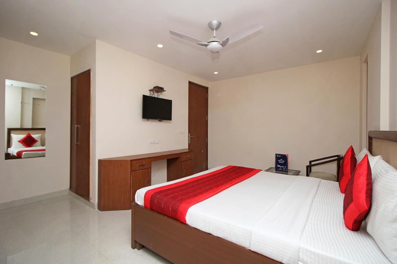 Oyo Hotel Blu Pebbles Near Delhi Airport Nowe Delhi Zewnętrze zdjęcie