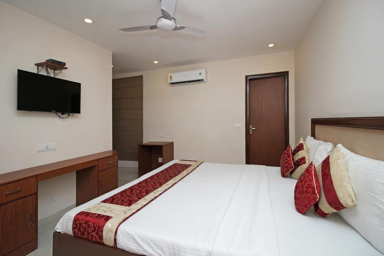Oyo Hotel Blu Pebbles Near Delhi Airport Nowe Delhi Zewnętrze zdjęcie