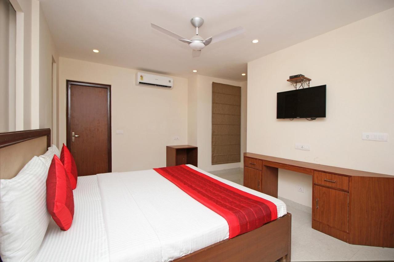 Oyo Hotel Blu Pebbles Near Delhi Airport Nowe Delhi Zewnętrze zdjęcie