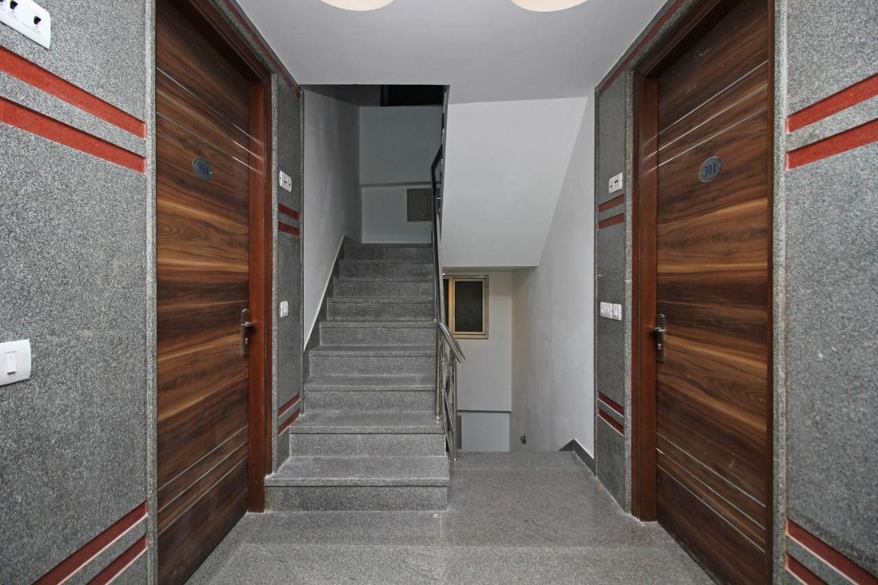 Oyo Hotel Blu Pebbles Near Delhi Airport Nowe Delhi Zewnętrze zdjęcie