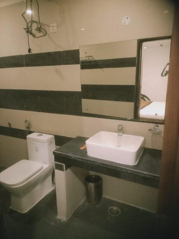 Oyo Hotel Blu Pebbles Near Delhi Airport Nowe Delhi Zewnętrze zdjęcie